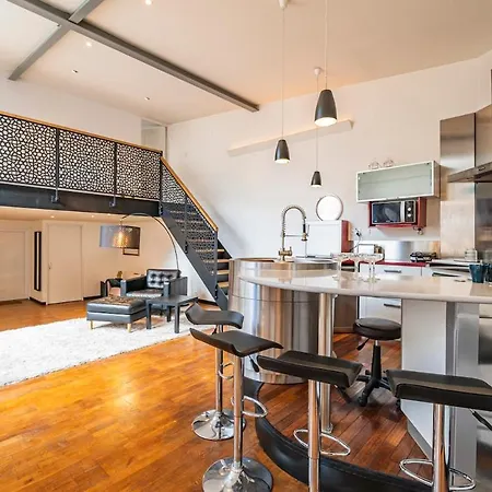 Loft, Free And Secure Parking Apartment *